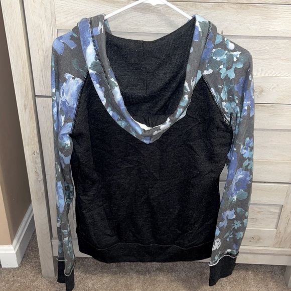 Aeropostale Zip Up Hoody NWT - M - Picture 3 of 4